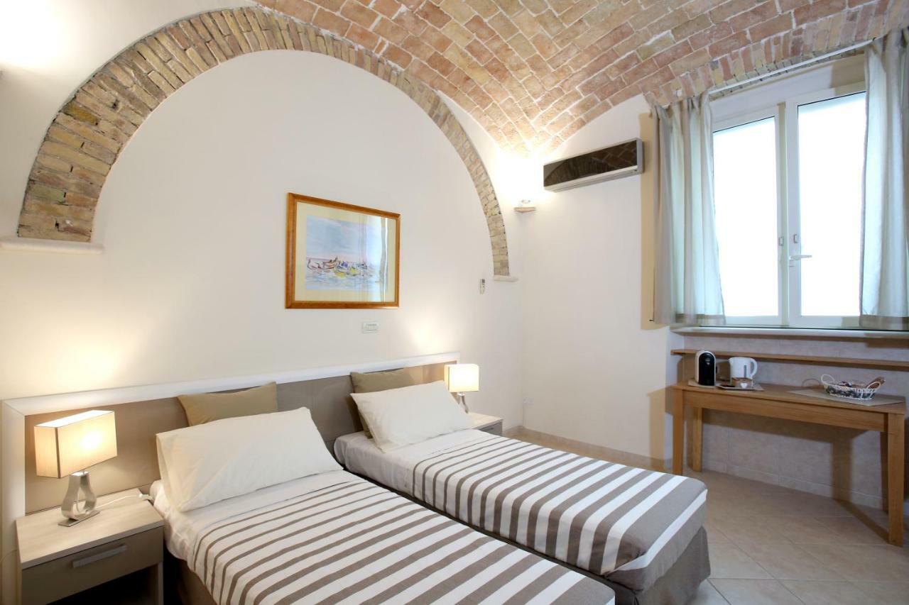 Victoria Royal Apartments & Rooms Termoli Exterior photo